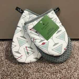 Kate Spade Oven Mitts (2)